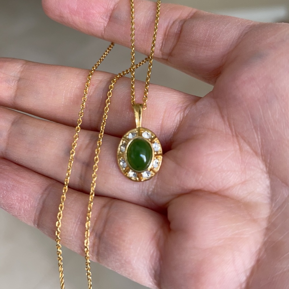 Nephrite jade pendant & chain - Picture 7 of 7